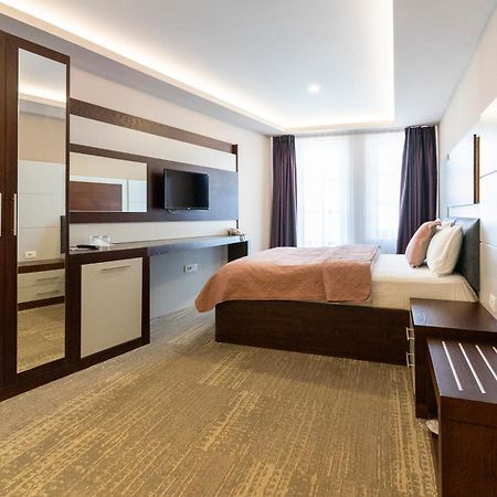 Hotel Prizreni Luaran gambar