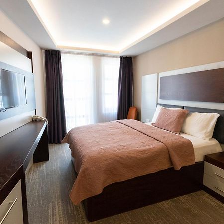 Hotel Prizreni Luaran gambar