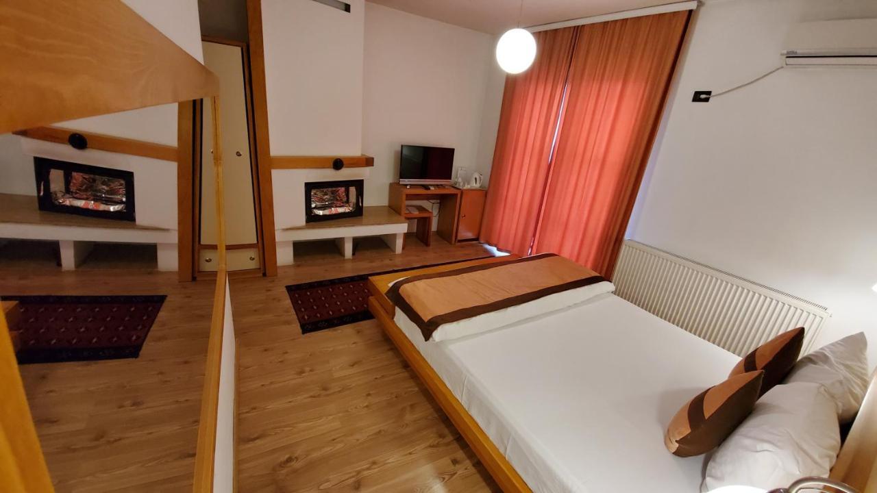 Hotel Prizreni Luaran gambar