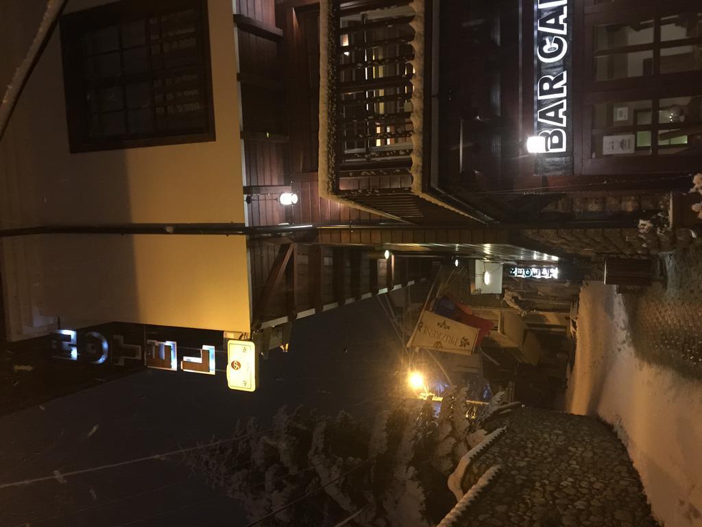 Hotel Prizreni Luaran gambar