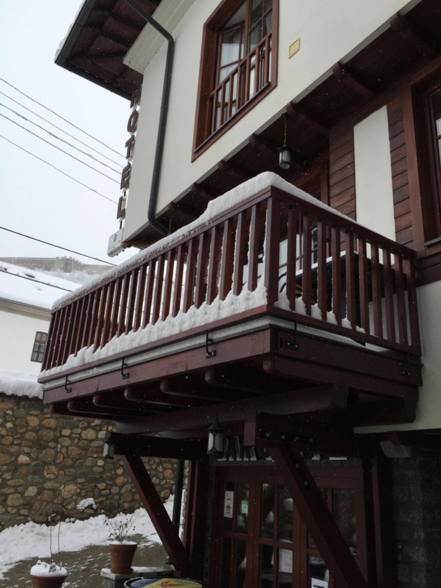 Hotel Prizreni Luaran gambar