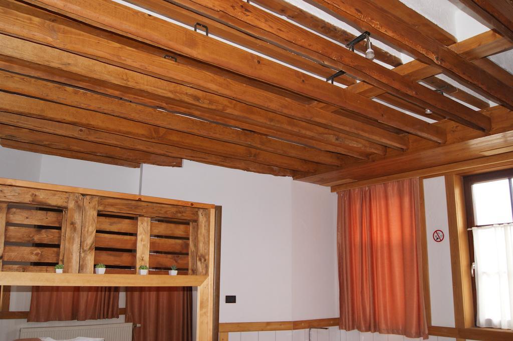 Hotel Prizreni Bilik gambar