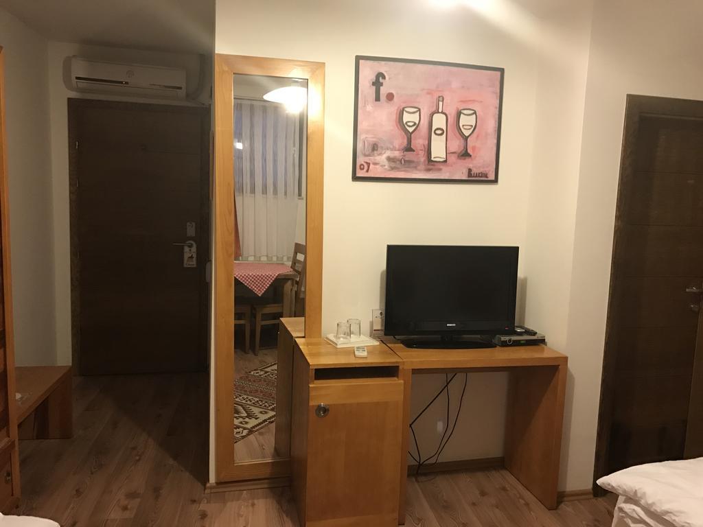 Hotel Prizreni Luaran gambar