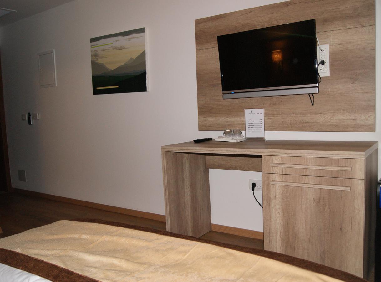 Hotel Prizreni Luaran gambar