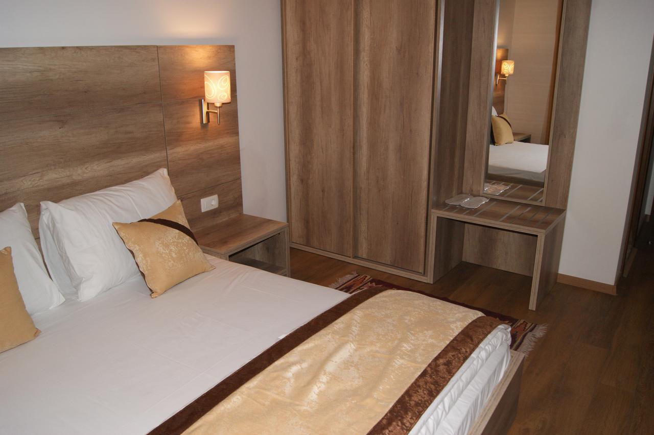 Hotel Prizreni Luaran gambar