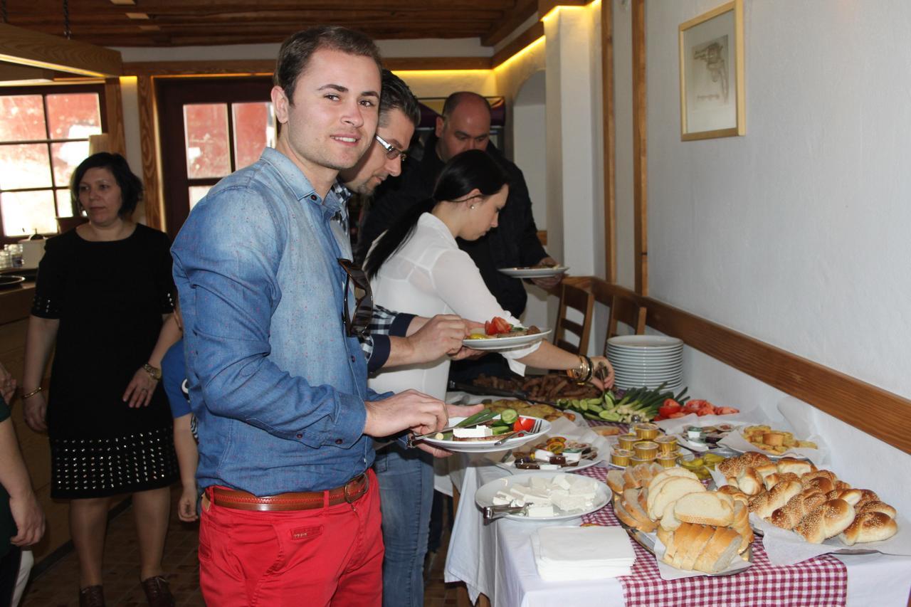 Hotel Prizreni Luaran gambar