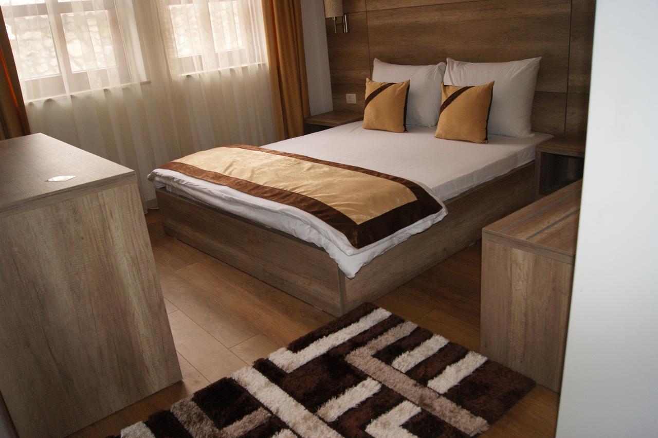 Hotel Prizreni Luaran gambar